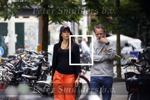 Amsterdam 22 juli 2020
Iris Hond met een kennis en haar hond in Amsterdam zuid.