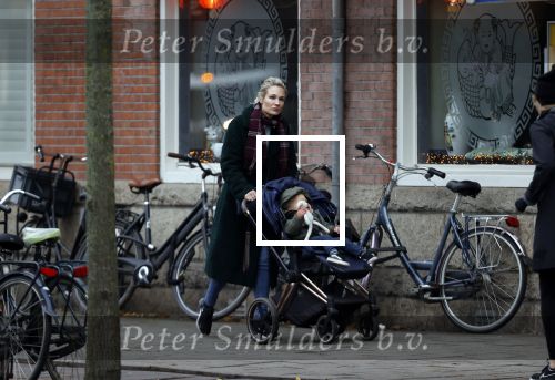 Amsterdam 2 december 2020
Kimberly Klaver met zoontje aan de wandel.