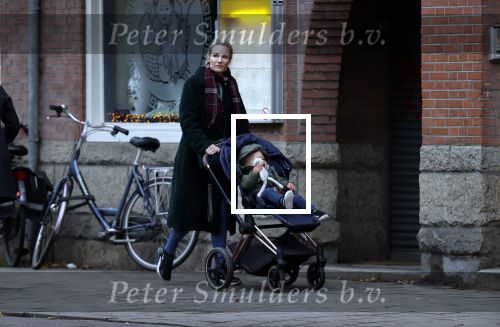 Amsterdam 2 december 2020
Kimberly Klaver met zoontje aan de wandel.