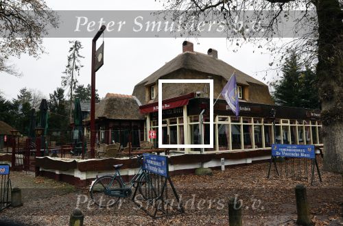 Lage Vuursche 3 december 2020
Het graf van Prins Friso op de begraafplaats in Lage Vuursche naatt kasteel Drakesteyn waar Prinses Beatrix woont