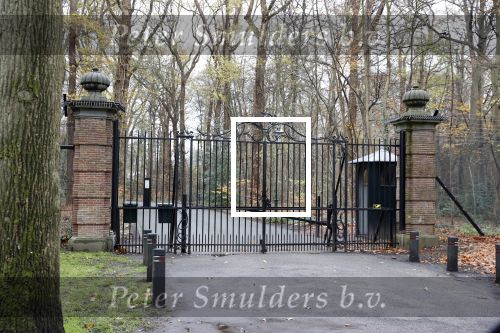 Lage Vuursche 3 december 2020
Het graf van Prins Friso op de begraafplaats in Lage Vuursche naatt kasteel Drakesteyn waar Prinses Beatrix woont