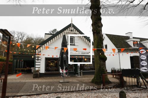 Lage Vuursche 3 december 2020
Het graf van Prins Friso op de begraafplaats in Lage Vuursche naatt kasteel Drakesteyn waar Prinses Beatrix woont