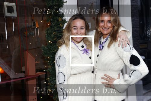 Amsterdam 24 november 2020
Lieke v Lexmond en Jetteke v Lexmond openen hun winkel