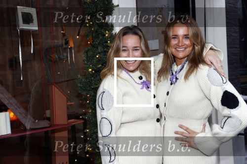 Amsterdam 24 november 2020
Lieke v Lexmond en Jetteke v Lexmond openen hun winkel