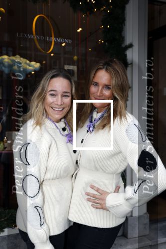 Amsterdam 24 november 2020
Lieke v Lexmond en Jetteke v Lexmond openen hun winkel
