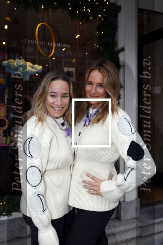 Amsterdam 24 november 2020
Lieke v Lexmond en Jetteke v Lexmond openen hun winkel