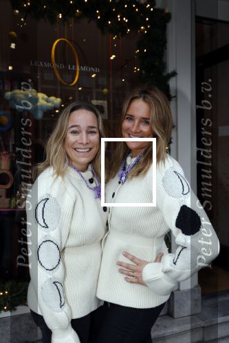 Amsterdam 24 november 2020
Lieke v Lexmond en Jetteke v Lexmond openen hun winkel