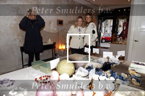 Amsterdam 24 november 2020
Lieke v Lexmond en Jetteke v Lexmond  openen hun winkel