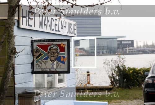 Amsterdam 20 december 2020
Ben Cramer zingt vanuit bed in het Mandelahuisje .