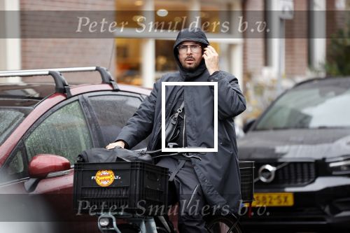 Amsterdam 21 november 2020
Mari v d Ven in regenpak op de fiets