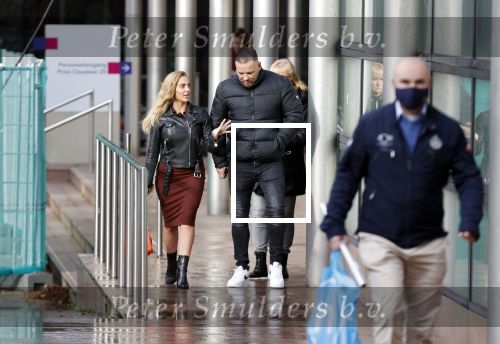 Den Haag 19 november 2020
Michael v d Plas met zijn vrioendin Naomi bij de rechtbank in Den Haag