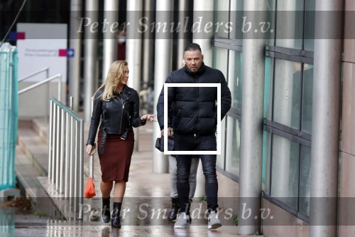 Den Haag 19 november 2020
Michael v d Plas met zijn vrioendin Naomi bij de rechtbank in Den Haag