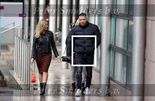 Den Haag 19 november 2020
Michael v d Plas met zijn vrioendin Naomi bij de rechtbank in Den Haag