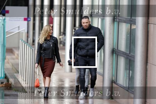 Den Haag 19 november 2020
Michael v d Plas met zijn vrioendin Naomi bij de rechtbank in Den Haag