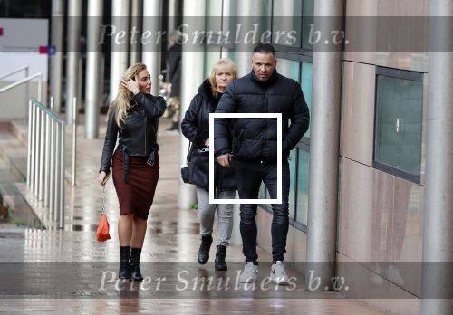 Den Haag 19 november 2020
Michael v d Plas met zijn vrioendin Naomi bij de rechtbank in Den Haag