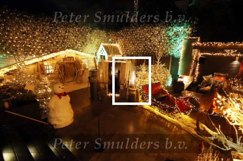 Amsterdam 15 december 2020
De tuin van Nicolette v Dam en Bas Smit is helemaal versierd in kerstsfeer.