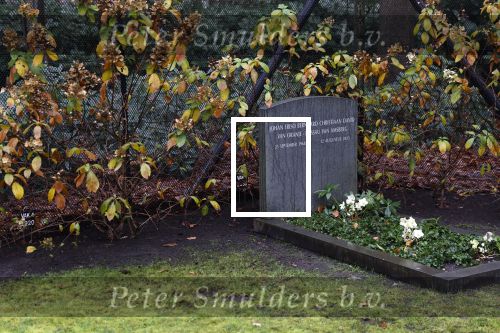 Lage Vuursche 3 december 2020
Het graf van Prins Friso op de begraafplaats in Lage Vuursche naatt kasteel Drakesteyn waar Prinses Beatrix woont
