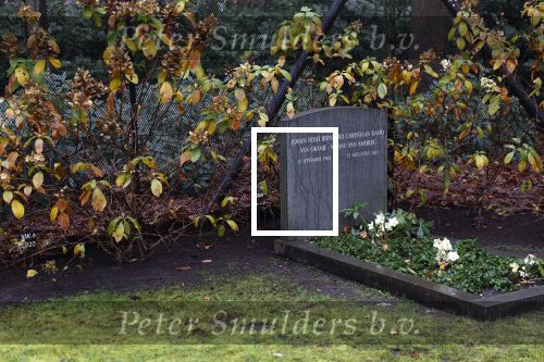 Lage Vuursche 3 december 2020
Het graf van Prins Friso op de begraafplaats in Lage Vuursche naatt kasteel Drakesteyn waar Prinses Beatrix woont
