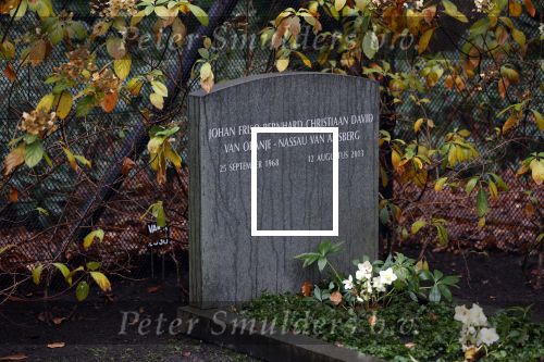 Lage Vuursche 3 december 2020
Het graf van Prins Friso op de begraafplaats in Lage Vuursche naatt kasteel Drakesteyn waar Prinses Beatrix woont