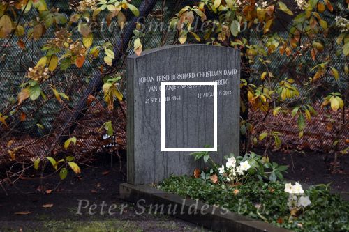 Lage Vuursche 3 december 2020
Het graf van Prins Friso op de begraafplaats in Lage Vuursche naatt kasteel Drakesteyn waar Prinses Beatrix woont