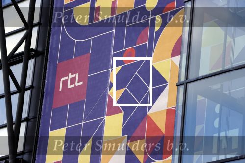 Den Haag Schiphol en Hilversum
Frank Jansen en zijn partneer Rogier Smit rijden van hun huis in Den Haag naar RTL in Hilversum waar ze een gesprek hebben met Peter v d Vorst van RTL