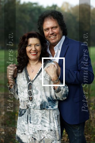 Holten 9 november 2020
Rene Le Blanc tekent een kontrakt bij Edwin en Coen v Hoevelaak. Hij kwam samen met zijn vriendin.
