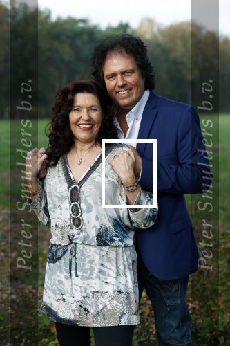 Holten 9 november 2020
Rene Le Blanc tekent een kontrakt bij Edwin en Coen v Hoevelaak. Hij kwam samen met zijn vriendin.