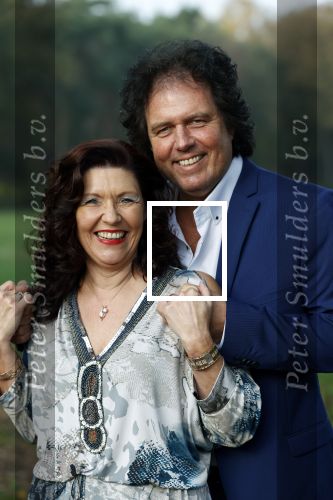 Holten 9 november 2020
Rene Le Blanc tekent een kontrakt bij Edwin en Coen v Hoevelaak. Hij kwam samen met zijn vriendin.