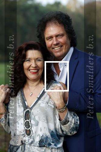 Holten 9 november 2020
Rene Le Blanc tekent een kontrakt bij Edwin en Coen v Hoevelaak. Hij kwam samen met zijn vriendin.