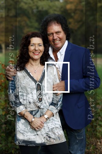 Holten 9 november 2020
Rene Le Blanc tekent een kontrakt bij Edwin en Coen v Hoevelaak. Hij kwam samen met zijn vriendin.
