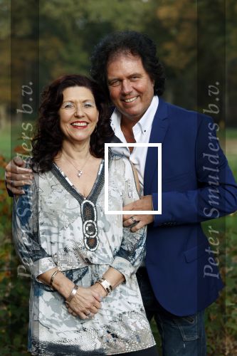 Holten 9 november 2020
Rene Le Blanc tekent een kontrakt bij Edwin en Coen v Hoevelaak. Hij kwam samen met zijn vriendin.