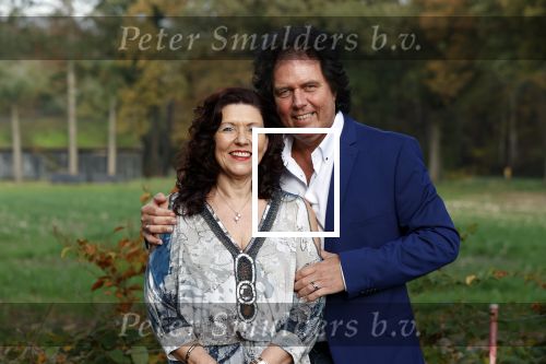 Holten 9 november 2020
Rene Le Blanc tekent een kontrakt bij Edwin en Coen v Hoevelaak. Hij kwam samen met zijn vriendin.