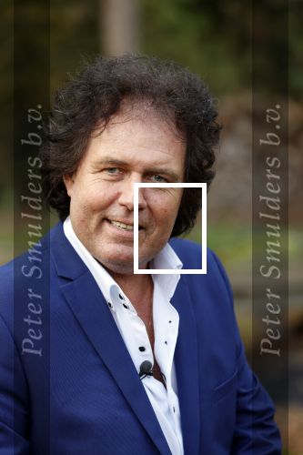 Holten 9 november 2020
Rene Le Blanc tekent een kontrakt bij Edwin en Coen v Hoevelaak. Hij kwam samen met zijn vriendin.