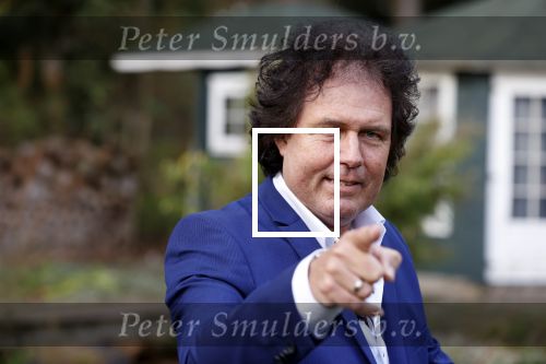 Holten 9 november 2020
Rene Le Blanc tekent een kontrakt bij Edwin en Coen v Hoevelaak. Hij kwam samen met zijn vriendin.