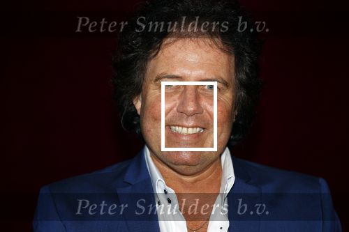 Holten 9 november 2020
Rene Le Blanc tekent een kontrakt bij Edwin en Coen v Hoevelaak. Hij kwam samen met zijn vriendin.