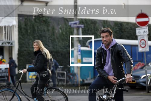 Amsterdam 22 november 2020
Rick Brandsteder komt en vriendin tegen in Amsterdam zuid