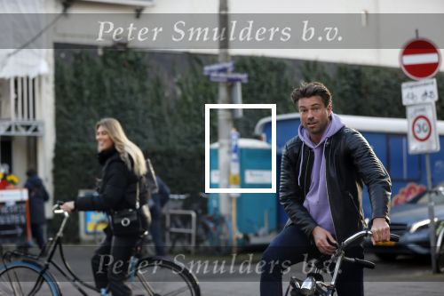 Amsterdam 22 november 2020
Rick Brandsteder komt en vriendin tegen in Amsterdam zuid