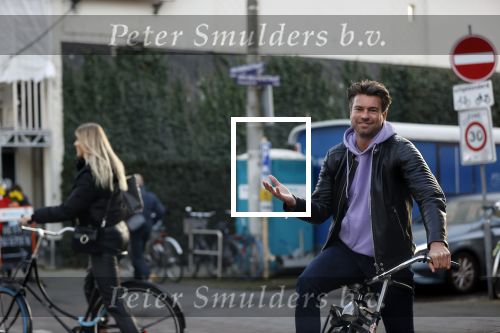 Amsterdam 22 november 2020
Rick Brandsteder komt en vriendin tegen in Amsterdam zuid