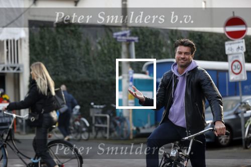 Amsterdam 22 november 2020
Rick Brandsteder komt en vriendin tegen in Amsterdam zuid
