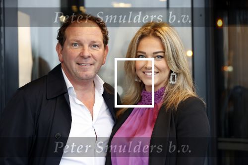 Vinkeveen 12 december 2020
Robert leroy vertrekt bij the Harbour Club in Vinkeveen met zijn vriendin Jaimie de Boer en zijn kinderen.