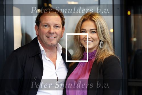 Vinkeveen 12 december 2020
Robert leroy vertrekt bij the Harbour Club in Vinkeveen met zijn vriendin Jaimie de Boer en zijn kinderen.