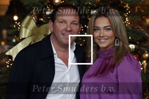 Vinkeveen 12 december 2020
Robert leroy vertrekt bij the Harbour Club in Vinkeveen met zijn vriendin Jaimie de Boer en zijn kinderen.