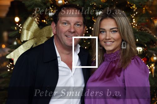 Vinkeveen 12 december 2020
Robert leroy vertrekt bij the Harbour Club in Vinkeveen met zijn vriendin Jaimie de Boer en zijn kinderen.
