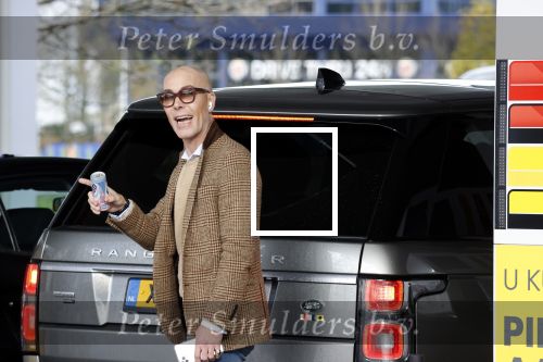 Den Haag Schiphol en Hilversum
Frank Jansen en zijn partneer Rogier Smit rijden van hun huis in Den Haag naar RTL in Hilversum waar ze een gesprek hebben met Peter v d Vorst van RTL