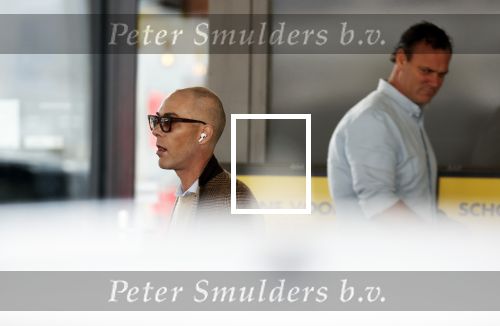 Den Haag Schiphol en Hilversum
Frank Jansen en zijn partneer Rogier Smit rijden van hun huis in Den Haag naar RTL in Hilversum waar ze een gesprek hebben met Peter v d Vorst van RTL