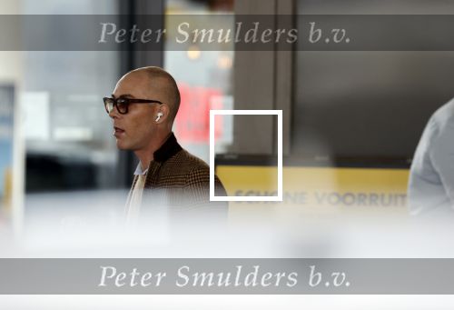 Den Haag Schiphol en Hilversum
Frank Jansen en zijn partneer Rogier Smit rijden van hun huis in Den Haag naar RTL in Hilversum waar ze een gesprek hebben met Peter v d Vorst van RTL