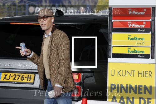 Den Haag Schiphol en Hilversum
Frank Jansen en zijn partneer Rogier Smit rijden van hun huis in Den Haag naar RTL in Hilversum waar ze een gesprek hebben met Peter v d Vorst van RTL