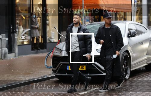Amsterdam 21 november 2020
Rolf Sanchez met een kennis en een Lamborghini Urus op de pc hooftstraat
