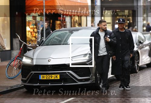 Amsterdam 21 november 2020
Rolf Sanchez met een kennis en een Lamborghini Urus op de pc hooftstraat
