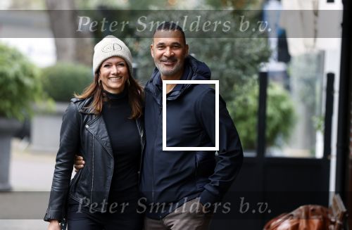 Amsterdam 13 november 2020
Ruud Gullit met zijn vriendin Karin de Rooij